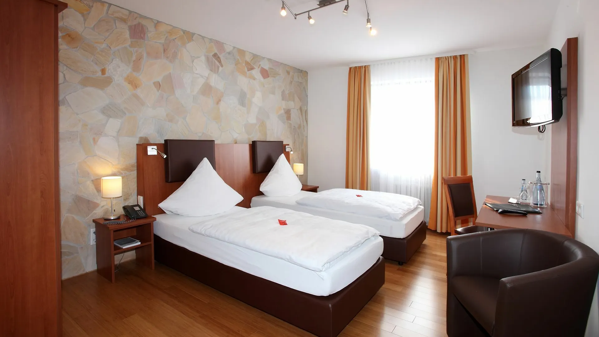 Hotel Silberhorn نورنبيرغ 3*,